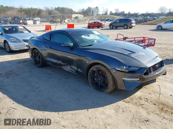 2018 Ford Mustang GT z VIN 1FA6P8CF4J5158775, wystawiony jako IAAI lot #41627780 z przebiegiem 65 519 mil mil oraz . Historia ofert i sprzedaży dostępna na DreamBid. Obrazek 1.