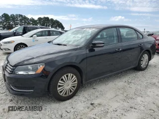 2014 Volkswagen Passat S z VIN 1VWAT7A30EC102382, wystawiony jako Copart lot #58178845 z przebiegiem 158 498 mil mil oraz Tytuł czysty. Historia ofert i sprzedaży dostępna na DreamBid. Obrazek 1.