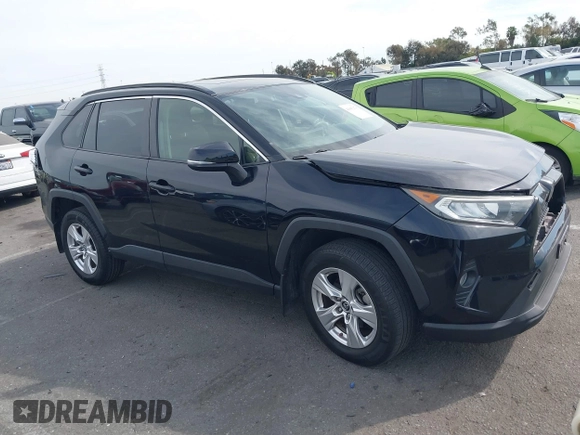 2019 Toyota RAV4 XLE with VIN JTMW1RFV7KJ011556, listed as a IAAI auction lot 41682178 with 72,795 mi miles. Bid and sale history available at carsss.com. Image 1.