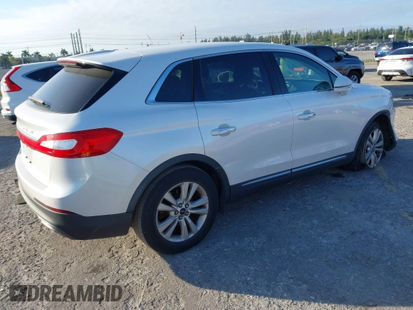 2018 Lincoln MKX Premiere with VIN 2LMPJ6JR5JBL38442, listed as a IAAI auction lot 41278734 with 83,666 mi miles. Bid and sale history available at carsss.com. Image 4.