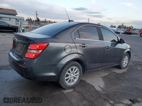 2017 Chevrolet Sonic LT z VIN 1G1JD5SG3H4123658, wystawiony jako Copart lot #89312635 z przebiegiem 121 061 mil mil oraz Szkoda całkowita • Salvage title. Historia ofert i sprzedaży dostępna na DreamBid. Obrazek 3.