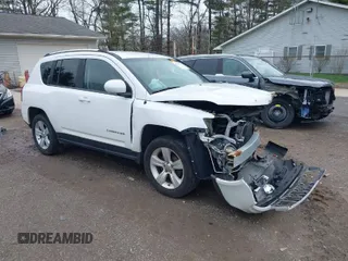 2014 Jeep Compass Latitude with VIN 1C4NJCEB8ED518193, listed as a IAAI auction lot 41957771 with 175,549 mi miles. Bid and sale history available at carsss.com. Image 1.