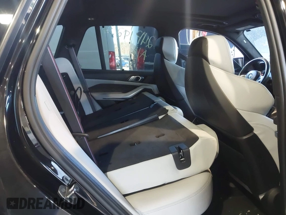 2022 BMW X5 M z VIN 5YMJU0C06N9L14251, wystawiony jako IAAI lot #40388936 z przebiegiem 59 561 mil mil oraz . Historia ofert i sprzedaży dostępna na DreamBid. Obrazek 8.