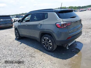 2024 Jeep Compass Limited z VIN 3C4NJDCN8RT596315, wystawiony jako IAAI lot #42607474 z przebiegiem 41 495 mil mil oraz . Historia ofert i sprzedaży dostępna na DreamBid. Obrazek 3.