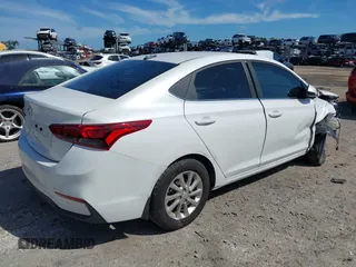 2019 Hyundai Accent SE with VIN 3KPC24A33KE058640, listed as a IAAI auction lot 37641177 with 1 mi miles. Bid and sale history available at carsss.com. Image 4.
