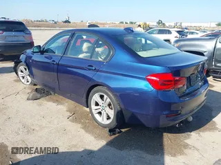 2016 BMW 3 Series 328i z VIN WBA8E9C53GP847688, wystawiony jako IAAI lot #42083854 z przebiegiem 53 725 mil mil oraz . Historia ofert i sprzedaży dostępna na DreamBid. Obrazek 3.