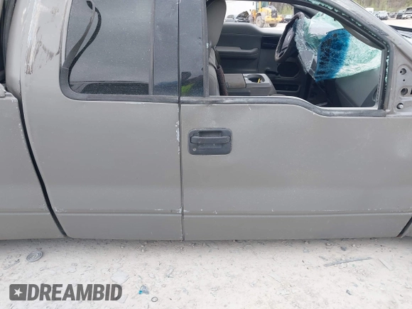 2004 Ford F-150 STX with VIN 1FTRX12W94NA74441, listed as a IAAI auction lot 42040740 with 174,740 mi miles and . Bid and sale history available at carsss.com. Image 13.