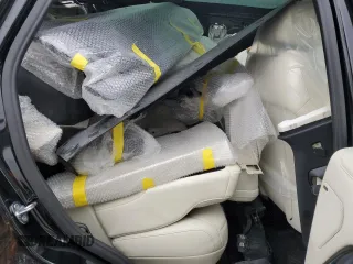 2023 Land Rover Range Rover SE z VIN SALKP9E72PA084611, wystawiony jako Copart lot #52791615 z przebiegiem Nie podano mil oraz Szkoda całkowita • Salvage title. Historia ofert i sprzedaży dostępna na DreamBid. Obrazek 11.