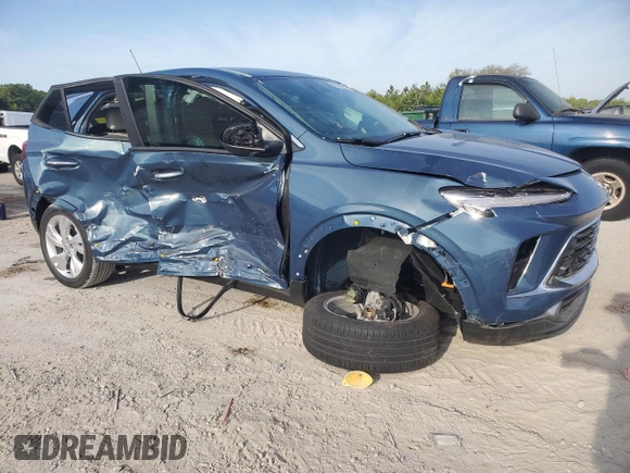 2025 Buick Encore GX Preferred with VIN KL4AMBSP5SB078497, listed as a Copart auction lot 52689855 with 2,918 mi miles and Salvage title. Bid and sale history available at DreamBid. Image 4.