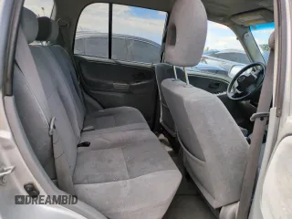 2003 Suzuki Grand Vitara z VIN JS3TD62V434104082, wystawiony jako Copart lot #57349105 z przebiegiem Nie podano mil oraz Szkoda całkowita • Salvage title. Historia ofert i sprzedaży dostępna na DreamBid. Obrazek 10.