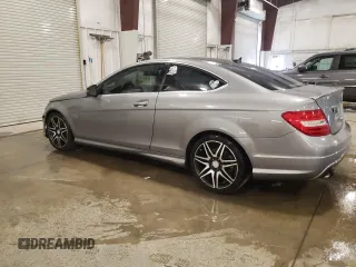 2013 Mercedes-Benz C 250 z VIN WDDGJ4HB6DF991593, wystawiony jako Copart lot #55407055 z przebiegiem 144 598 mil mil oraz Szkoda całkowita • Salvage title. Historia ofert i sprzedaży dostępna na DreamBid. Obrazek 2.