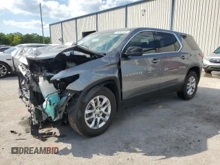 2021 Chevrolet Traverse LS z VIN 1GNERFKW4MJ206011, wystawiony jako Copart lot #59190965 z przebiegiem 64 002 mil mil oraz Nie do naprawy • Non repairable. Historia ofert i sprzedaży dostępna na DreamBid. Obrazek 1.