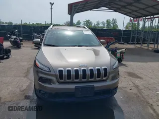 2016 Jeep Cherokee Latitude with VIN 1C4PJMCS6GW242153, listed as a IAAI auction lot 42107782 with 90,562 mi miles and . Bid and sale history available at carsss.com. Image 13.