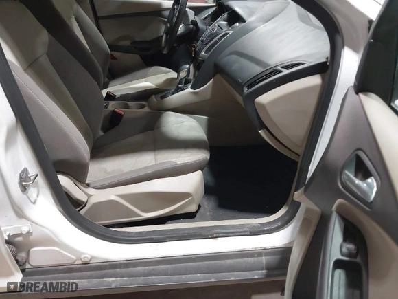 2012 Ford Focus SE with VIN 1FAHP3F24CL313957, listed as a IAAI auction lot 41368553 with 113,610 mi miles. Bid and sale history available at carsss.com. Image 5.
