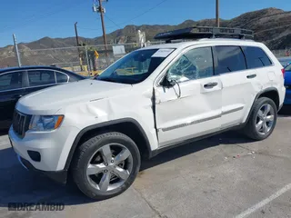 2012 Jeep Grand Cherokee Overland with VIN 1C4RJFCT0CC178071, listed as a IAAI auction lot 41825102 with 125,891 mi miles. Bid and sale history available at carsss.com. Image 17.