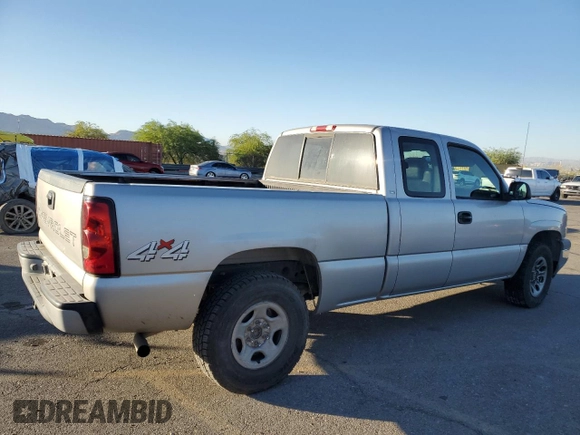 2005 Chevrolet Silverado 1500 Work Truck z VIN 2GCEK19V751291225, wystawiony jako Copart lot #73033344 z przebiegiem 134 240 mil mil oraz Szkoda całkowita • Salvage title. Historia ofert i sprzedaży dostępna na DreamBid. Obrazek 3.