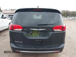 2018 Chrysler Pacifica Touring L z VIN 2C4RC1BG3JR233506, wystawiony jako IAAI lot #42186208 z przebiegiem 74 198 mil mil oraz . Historia ofert i sprzedaży dostępna na DreamBid. Obrazek 17.