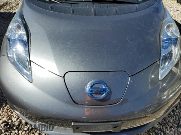 2015 Nissan LEAF SV with VIN 1N4AZ0CPXFC323584, listed as a Copart auction lot 70261393 with Not Provided miles. Bid and sale history available at carsss.com. Image 11.