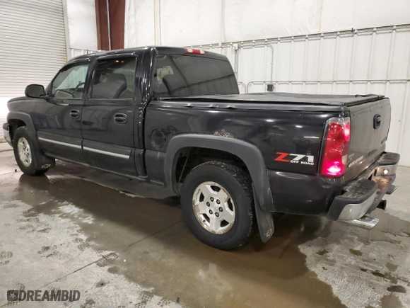 2004 Chevrolet Silverado 1500 Crew Cab Z71 with VIN 2GCEK13T841338932, listed as a Copart auction lot 86373744 with 225,055 mi miles and Salvage Title. Bid and sale history available at carsss.com. Image 2.