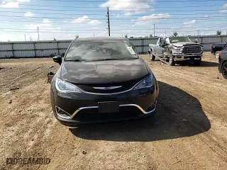 2020 Chrysler Pacifica Touring with VIN 2C4RC1FGXLR158350, listed as a Copart auction lot 73168814 with 0 mi miles and Salvage Title. Bid and sale history available at carsss.com. Image 10.