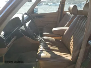1984 Mercedes-Benz 300 SD with VIN WDBCB20A7EA080991, listed as a Copart auction lot 86146814 with 170,092 mi miles and Clean Title. Bid and sale history available at DreamBid. Image 7.