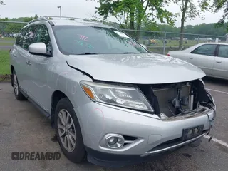 2014 Nissan Pathfinder S z VIN 5N1AR2MN0EC715471, wystawiony jako IAAI lot #42264876 z przebiegiem 125 370 mil mil oraz . Historia ofert i sprzedaży dostępna na DreamBid. Obrazek 1.