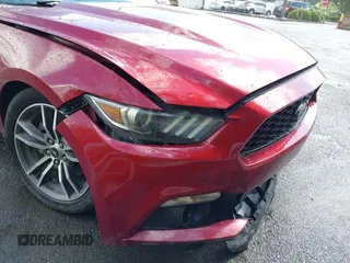 2017 Ford Mustang EcoBoost z VIN 1FA6P8TH7H5295141, wystawiony jako IAAI lot #42257611 z przebiegiem 66 490 mil mil oraz . Historia ofert i sprzedaży dostępna na DreamBid. Obrazek 6.