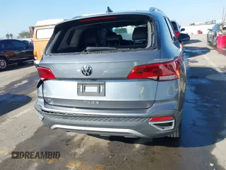 2022 Volkswagen Taos SE z VIN 3VVTX7B2XNM073480, wystawiony jako IAAI lot #41593882 z przebiegiem 93 363 mil mil oraz . Historia ofert i sprzedaży dostępna na DreamBid. Obrazek 16.