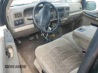 2000 Ford F-250 XL с VIN 1FTNX21L1YEB33533, выставлен на аукционе Copart как лот 58313795 с пробегом 142 753 миль миль и Списание • Salvage title. История ставок и продаж доступна на DreamBid. Изображение 8.