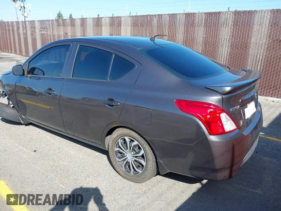 2015 Nissan Versa S Plus with VIN 3N1CN7AP9FL809885, listed as a IAAI auction lot 41969634 with 111,715 mi miles. Bid and sale history available at carsss.com. Image 3.