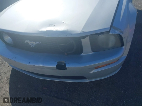 2006 Ford Mustang GT Deluxe with VIN 1ZVFT82H965232561, listed as a IAAI auction lot 41790551 with 222,967 mi miles and . Bid and sale history available at carsss.com. Image 18.