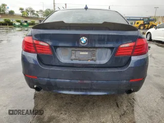 2011 BMW 5 Series 535i z VIN WBAFR7C56BC606370, wystawiony jako Copart lot #55556995 z przebiegiem 156 282 mil mil oraz Szkody całkowita. Historia ofert i sprzedaży dostępna na DreamBid. Obrazek 6.