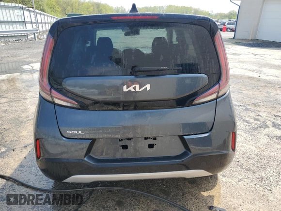 2024 Kia Soul LX with VIN KNDJ23AU6R7910791, listed as a Copart auction lot 55400955 with 31,927 mi miles and Clean Title. Bid and sale history available at carsss.com. Image 6.
