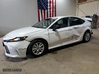 2025 Toyota Camry LE with VIN 4T1DAACK4SU126886, listed as a Copart auction lot 53800815 with 1,580 mi miles and Clean Title. Bid and sale history available at carsss.com. Image 1.