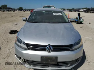 2011 Volkswagen Jetta SEL with VIN 3VWLZ7AJXBM056107, listed as a Copart auction lot 69955534 with 104,451 mi miles and Salvage title. Bid and sale history available at DreamBid. Image 5.