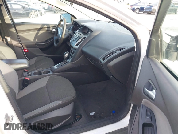 2014 Ford Focus SE with VIN 1FADP3K27EL105725, listed as a IAAI auction lot 39837647 with 105,250 mi miles. Bid and sale history available at carsss.com. Image 5.