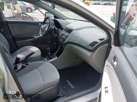 2012 Hyundai Accent GLS z VIN KMHCT4AE8CU229430, wystawiony jako IAAI lot #42467230 z przebiegiem 57 939 mil mil oraz . Historia ofert i sprzedaży dostępna na DreamBid. Obrazek 5.