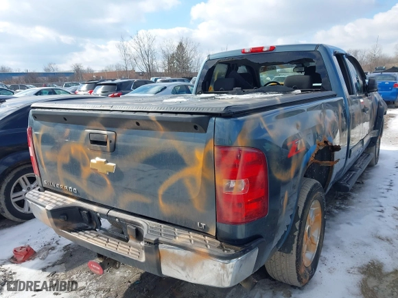 2012 Chevrolet Silverado 1500 LT with VIN 1GCRCSE01CZ261107, listed as a IAAI auction lot 41499324 with 172,799 mi miles. Bid and sale history available at carsss.com. Image 4.