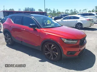 2019 Volvo XC40 Momentum with VIN YV4162XZ9K2019184, listed as a IAAI auction lot 41839804 with 56,675 mi miles. Bid and sale history available at carsss.com. Image 1.