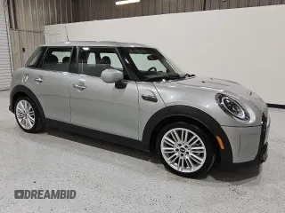 2024 MINI Hardtop 4 Door Cooper S z VIN WMW53DK08R2V54158, wystawiony jako Copart lot #55865485 z przebiegiem 29 575 mil mil oraz Tytuł czysty. Historia ofert i sprzedaży dostępna na DreamBid. Obrazek 4.