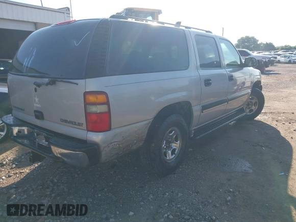 2004 Chevrolet Suburban LT with VIN 1GNEC16T84R125633, listed as a IAAI auction lot 42564242 with 328,946 mi miles and . Bid and sale history available at DreamBid. Image 4.