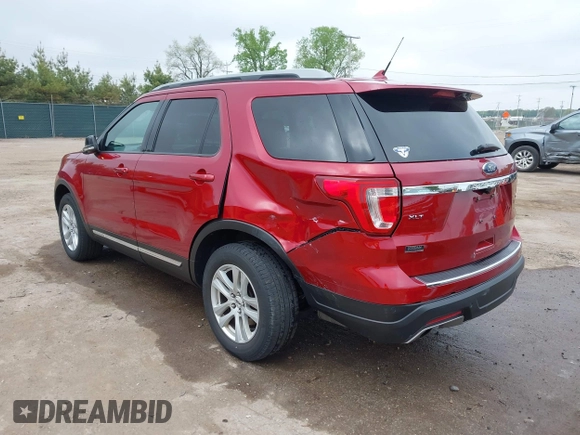 2018 Ford Explorer XLT z VIN 1FM5K8DH8JGA13677, wystawiony jako IAAI lot #42259550 z przebiegiem 71 257 mil mil oraz . Historia ofert i sprzedaży dostępna na DreamBid. Obrazek 6.