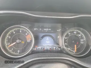 2020 Jeep Cherokee Limited with VIN 1C4PJLDB4LD652545, listed as a Copart auction lot 42247815 with 87,106 mi miles and Salvage title. Bid and sale history available at DreamBid. Image 9.