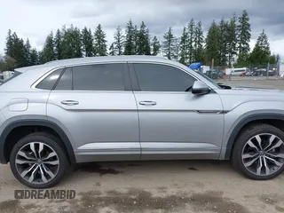 2021 Volkswagen Atlas SEL with VIN 1V2SE2CA4MC229844, listed as a IAAI auction lot 41916623 with 34,618 mi miles and . Bid and sale history available at DreamBid. Image 13.