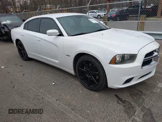 2014 Dodge Charger RT z VIN 2C3CDXCT4EH245942, wystawiony jako IAAI lot #41686872 z przebiegiem 170 382 mil mil oraz . Historia ofert i sprzedaży dostępna na DreamBid. Obrazek 1.