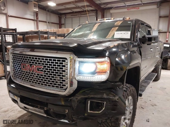2015 GMC Sierra 2500HD available WiFi Denali with VIN 1GT120E89FF117773, listed as a IAAI auction lot 41587823 with 251,371 mi miles. Bid and sale history available at carsss.com. Image 6.