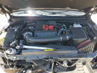 2024 Nissan Frontier SV z VIN 1N6ED1EJ9RN652436, wystawiony jako Copart lot #52405525 z przebiegiem Nie podano mil oraz Szkoda całkowita • Salvage title. Historia ofert i sprzedaży dostępna na DreamBid. Obrazek 12.