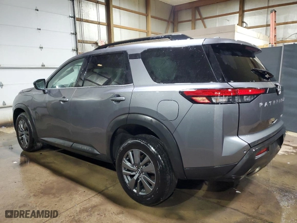 2024 Nissan Pathfinder SV with VIN 5N1DR3BC7RC255624, listed as a Copart auction lot 42811525 with 17,611 mi miles and Clean Title. Bid and sale history available at carsss.com. Image 2.