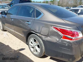 2015 Nissan Altima 2.5 with VIN 1N4AL3AP8FC109277, listed as a IAAI auction lot 41852885 with 179,288 mi miles. Bid and sale history available at carsss.com. Image 6.