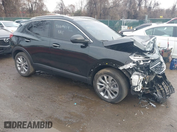 2023 Buick Encore GX Essence z VIN KL4MMGSL7PB104001, wystawiony jako IAAI lot #41102851 z przebiegiem 32 766 mil mil oraz . Historia ofert i sprzedaży dostępna na DreamBid. Obrazek 1.